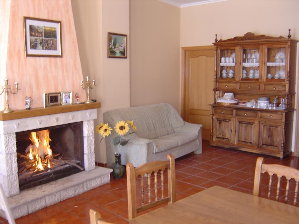 Hostal D´Ernes Alcala del Jucar Extérieur photo
